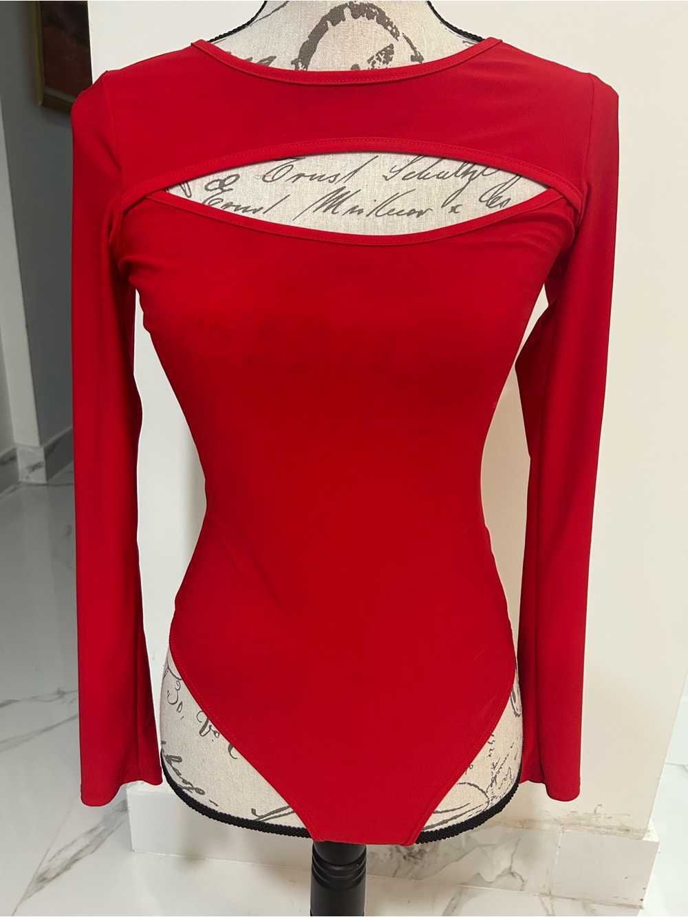Women’s Red Long-Sleeve Chic Chest Cutout Bodysuit